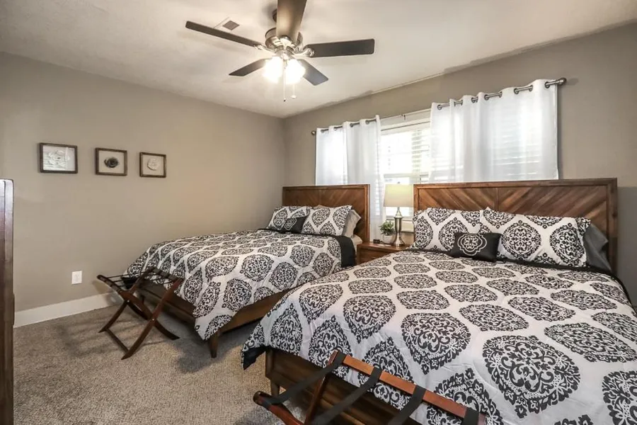 M7-01 Excellent Plaza 2 BR with 3 Queen Beds hotel detail image 2