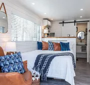 The Oak Harbor-Tiny Container Home near Magnolia hotel detail image 3