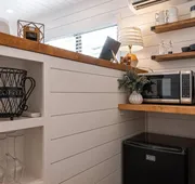 The Oak Harbor-Tiny Container Home near Magnolia hotel detail image 7