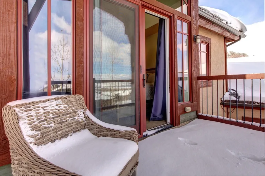 K B M Resorts- FST-4163 KBM Resorts Winter Shuttle to Frostwood Gondola Hot Tub Views hotel detail image 2