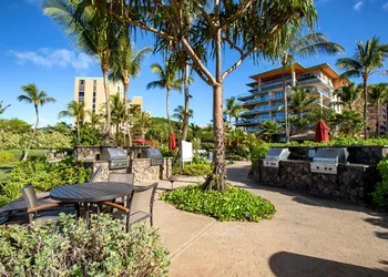 K B M Resorts- HKK-816 Over-sized 1Bd 750ft easy pool and beach access remodeled hotel thumbnail 3