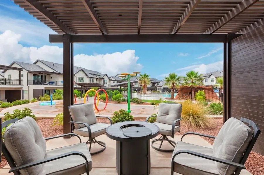 Ocotillo 24 Sleeps 16 Beautiful New Home Near Resort Splash Pad Views Resort Amenities hotel detail image 6