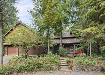 Lazy Bear Lodge hotel thumbnail 2