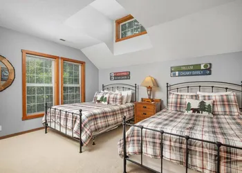 Lazy Bear Lodge hotel thumbnail 6