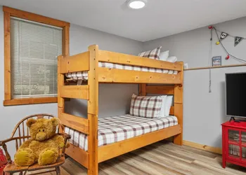 Lazy Bear Lodge hotel thumbnail 8