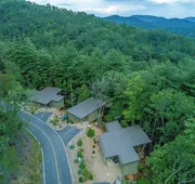 Pilot Cove Forest Lodging hotel detail image 7