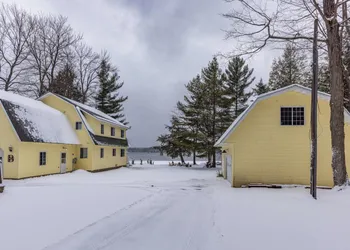 Lake Manistee Lodge Ski & Snowmobile Hideout hotel thumbnail 2
