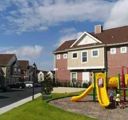 Beautiful 5 bed home Resort 5 minutes from Disney hotel detail image 3
