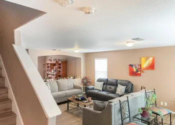 Big & cozy family home in NW SA hotel thumbnail 3