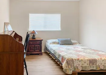 Big & cozy family home in NW SA hotel thumbnail 8