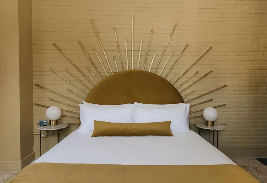 The Golden Hour Suite 201 at The Bellwether Hotel hotel detail image 6