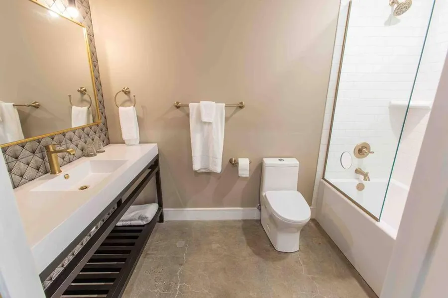 Windsor Suite 206 at The Bellwether Hotel hotel detail image 6