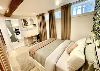 Cozy 280-sqft studio in North Capitol Hill hotel thumbnail 6