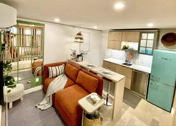 Cozy 280-sqft studio in North Capitol Hill hotel thumbnail 7
