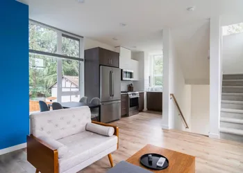 Modern 2BR Home in Northgate hotel thumbnail 2