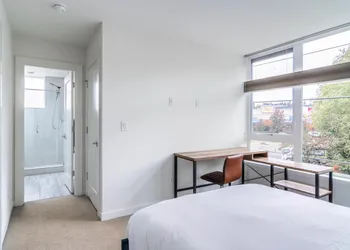 Modern 2BR Home in Northgate hotel thumbnail 3