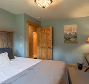 JHRL - Spacious 5 bedroom home a short walk to the base of Jackson Hole Mountain Resort hotel detail image 7