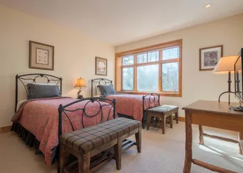 JHRL - Exquisite Western Granite Ridge Lodge #20 - Ski Accessed by Tow Rope hotel thumbnail 3