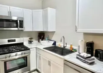 New Duplex Home in Noblesville hotel thumbnail 6