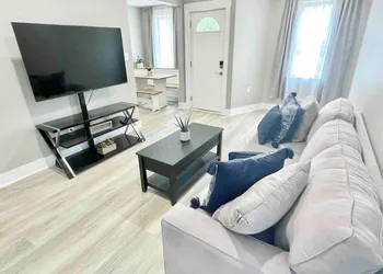 New Duplex Home in Noblesville hotel thumbnail 8