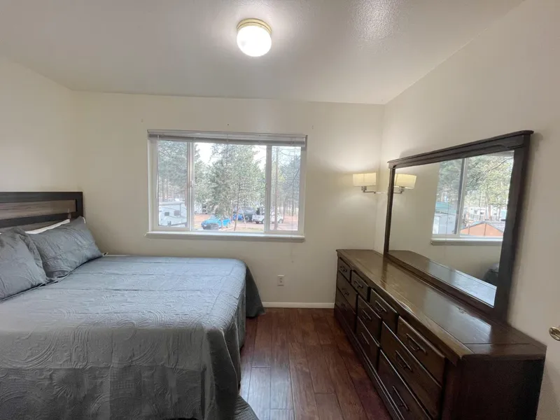 Welcoming 2 bedroom suite with private yard hotel detail image 2
