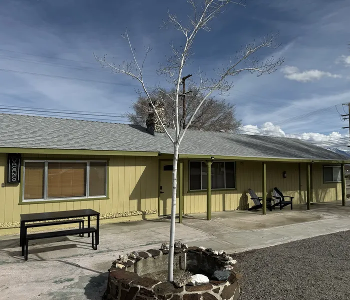 Eastern Sierra Motor lodge hotel detail image 2