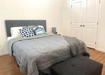 NEW! 5 min from Mall Airport and Dinning! hotel thumbnail 3