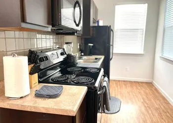 NEW! 5 min from Mall Airport and Dinning! hotel thumbnail 8