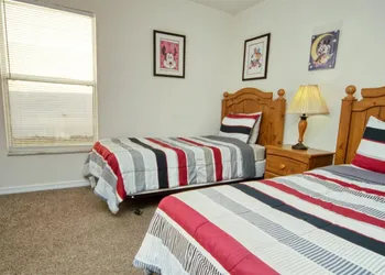 Excellent Location Stunning resort 5 Bed 3 Bath pool home at Emerald Island close to Disney hotel thumbnail 3