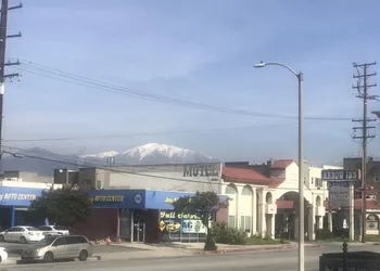 Howard Johnson by Wyndham Azusa hotel thumbnail 4