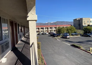 Howard Johnson by Wyndham Azusa hotel thumbnail 7