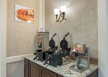 America's Best Value Inn Albert Lea hotel thumbnail 8