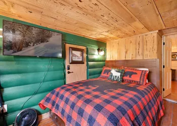 2031-Fox Lodge home hotel thumbnail 6