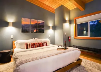 Whistler Peak Lodge hotel thumbnail 2