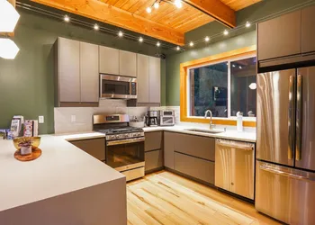 Whistler Peak Lodge hotel thumbnail 6