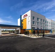 Hampton Inn & Suites Bakersfield Central hotel detail image 4
