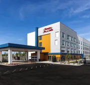Hampton Inn & Suites Bakersfield Central hotel detail image 5