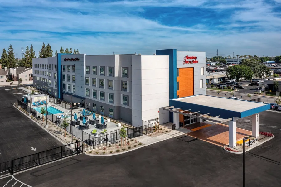 Hampton Inn & Suites Bakersfield Central hotel detail image 6