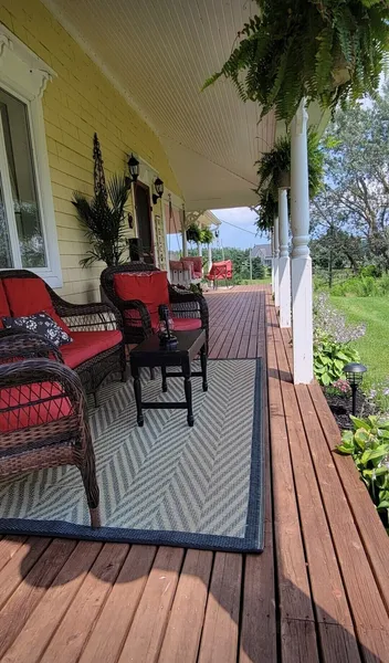 Clinton Pond Bed and Breakfast hotel detail image 2