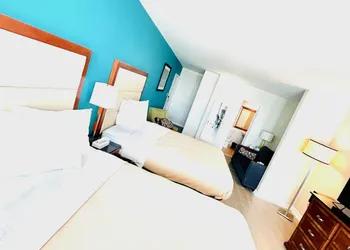 Summer Wind Ocean Front Hotel hotel thumbnail 6