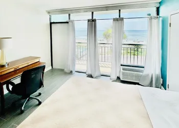 Summer Wind Ocean Front Hotel hotel thumbnail 7