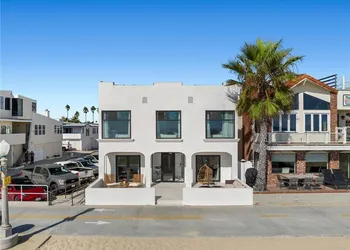 Oceanfront M Boutique Hotel hotel thumbnail 2