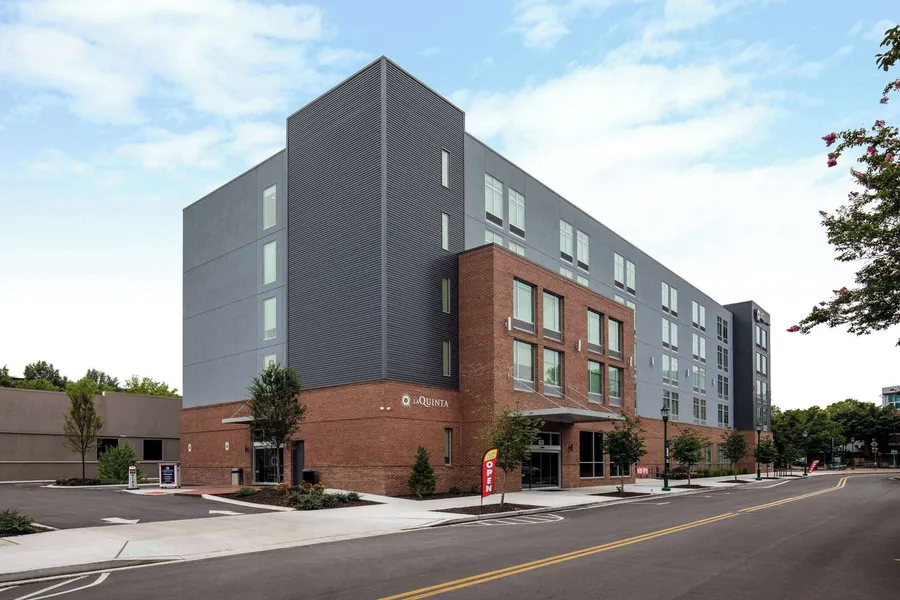 La Quinta Inn & Suites by Wyndham Chattanooga Downtown/South hotel detail image 2