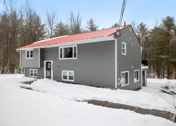 Quiet Gilford Home with Hot tub - Winnipesaukee! hotel thumbnail 2
