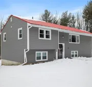 Quiet Gilford Home with Hot tub - Winnipesaukee! hotel detail image 3