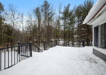 Quiet Gilford Home with Hot tub - Winnipesaukee! hotel thumbnail 4