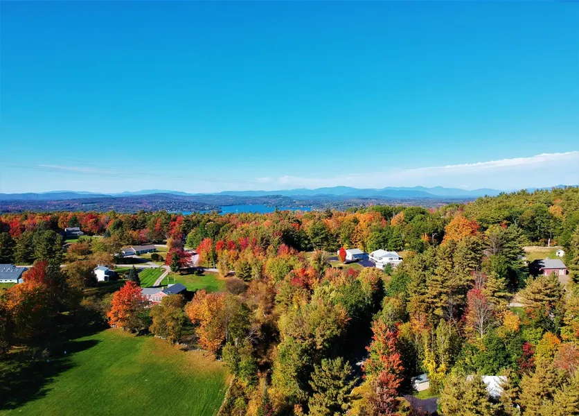 Quiet Gilford Home with Hot tub - Winnipesaukee! hotel detail image 6
