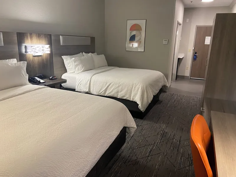 Holiday Inn Express & Suites Elyria by IHG hotel detail image 6