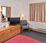 Sauk River Inn & Suites, a Travelodge by Wyndham hotel detail image 7
