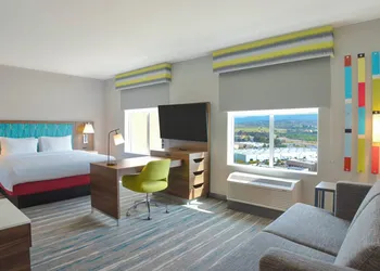 Hampton Inn By Hilton Santa Clarita-Valencia hotel thumbnail 2